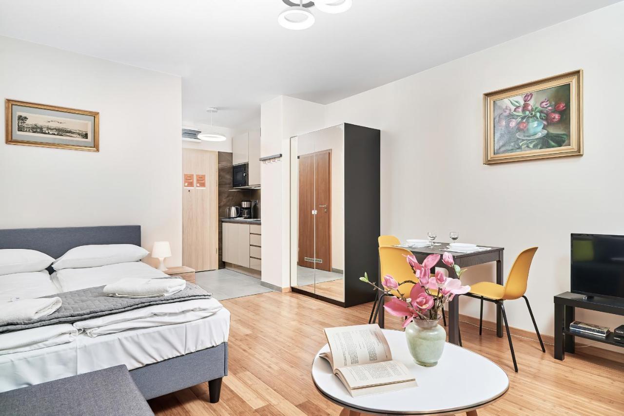 Exclusive Apartments Marina By Noclegi Renters Breslavia Esterno foto