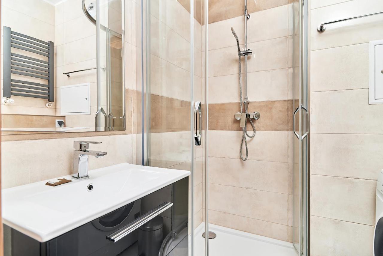 Exclusive Apartments Marina By Noclegi Renters Breslavia Esterno foto