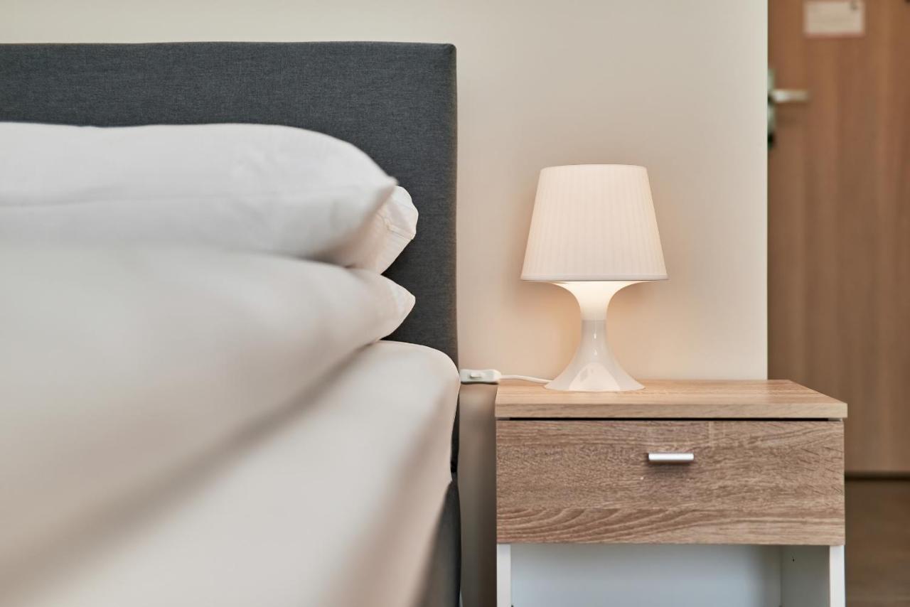 Exclusive Apartments Marina By Noclegi Renters Breslavia Esterno foto